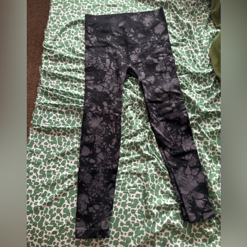 Bagatelle medium gray and Black splotch leggings